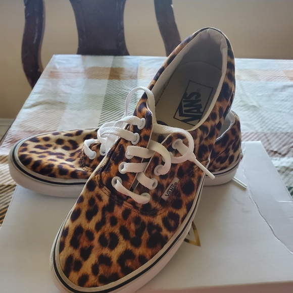 Vans Shoes - Vans Women's Leopard Print Sneakers